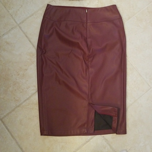 Skirt - Picture 2 of 2